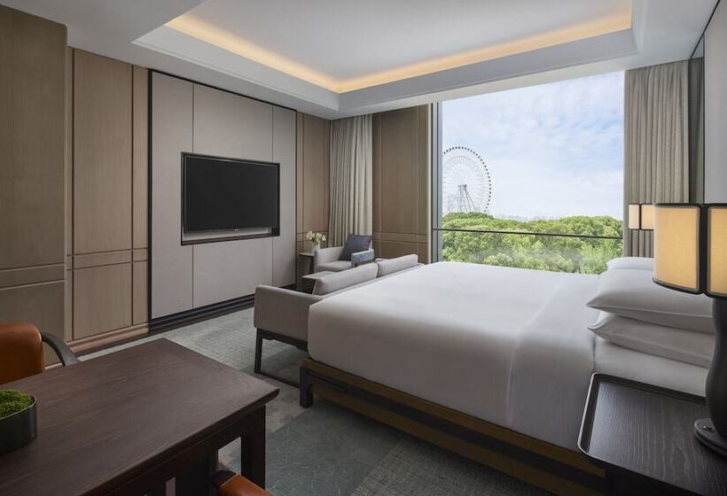 Suite with lake view, Park Hyatt Suzhou