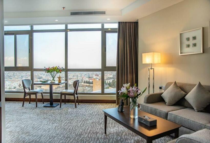 جناح سوبيريور, Sarwat Park