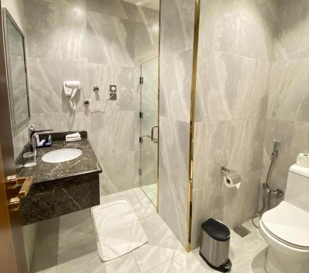 غرفة قياسية, Sarwat Park