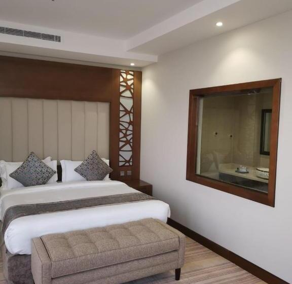 جناح ديلوكس, Sarwat Park