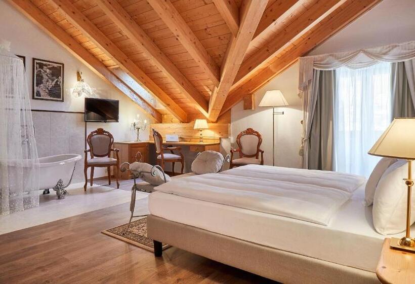 コンフォートルーム, Table