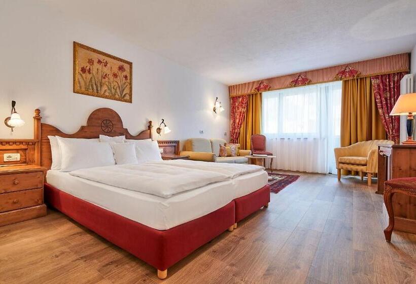 コンフォートルーム, Table