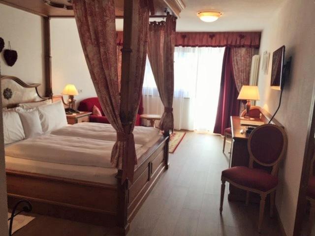 コンフォートルーム, Table