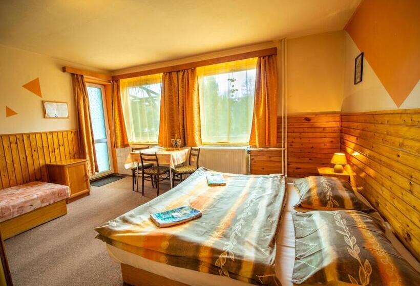 غرفة قياسية ثلاثية, Penzión Skitour
