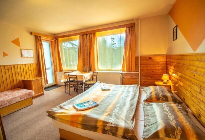 غرفة قياسية ثلاثية, Penzión Skitour