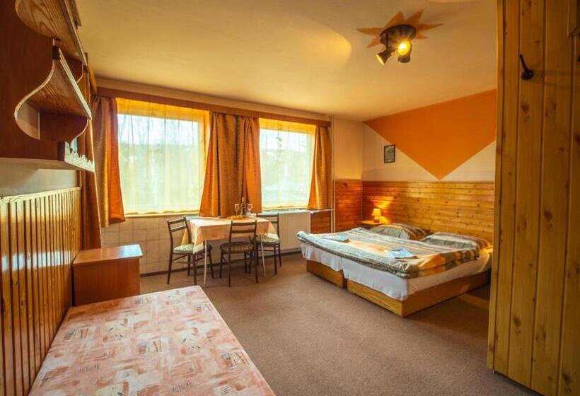 غرفة قياسية ثلاثية, Penzión Skitour