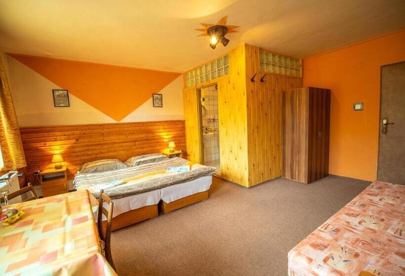 غرفة قياسية ثلاثية, Penzión Skitour