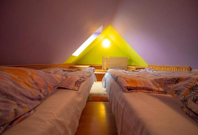 غرفة عائلية, Penzión Skitour