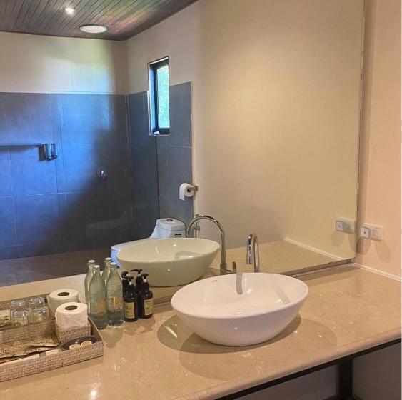 בקתה סטנדרטית, Mali Kradan