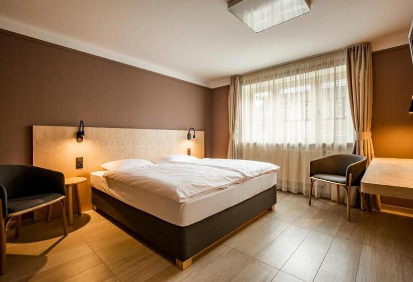 标准间, Penzión Jesenský