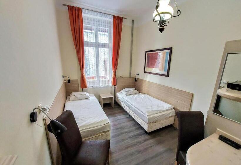 经济房, Penzión Jesenský