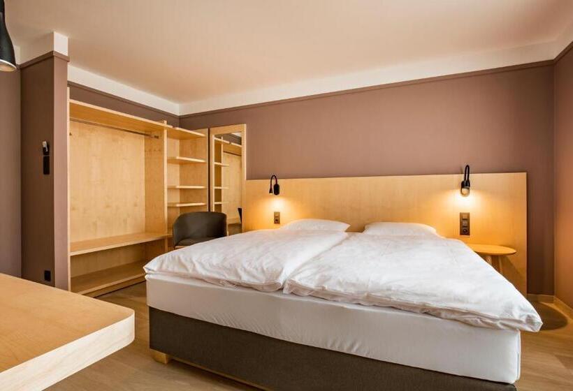 经济房, Penzión Jesenský