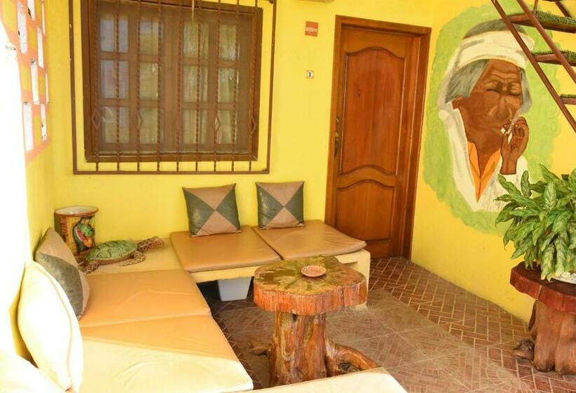 Standardrum, Cancun Guest House 1