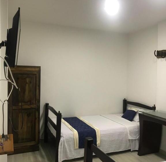 Háromágyas Standard Szoba, Palmi