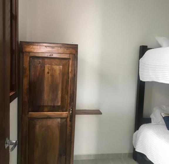 Standard Szoba, Palmi