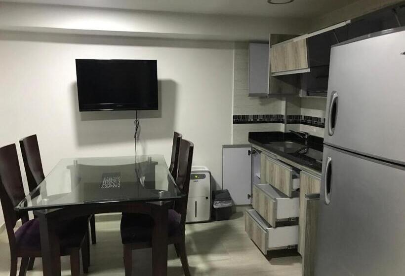 Háromágyas Standard Szoba Megosztott Fürdővel, Palmi