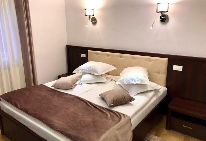 패밀리 룸, Casa Pino