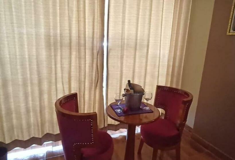 غرفة قياسية, Hs Tierra In