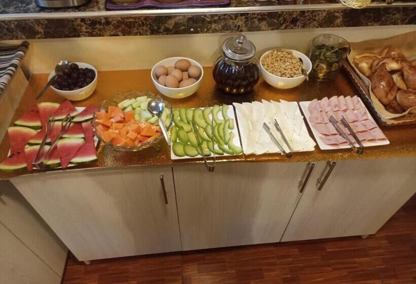 غرفة قياسية ثلاثية, Hs Tierra In