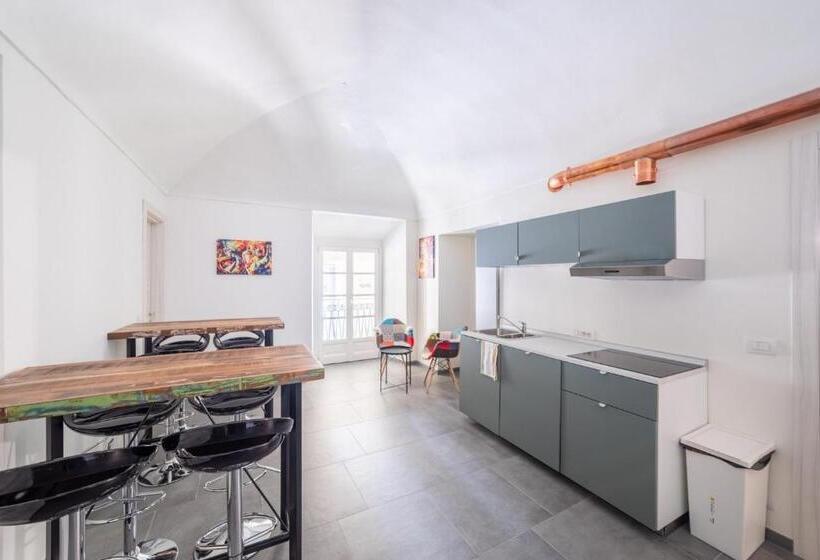 اتاق استاندارد سه نفره, To.sta Bwithoutb Home Sharing Nel Centro Di Torino