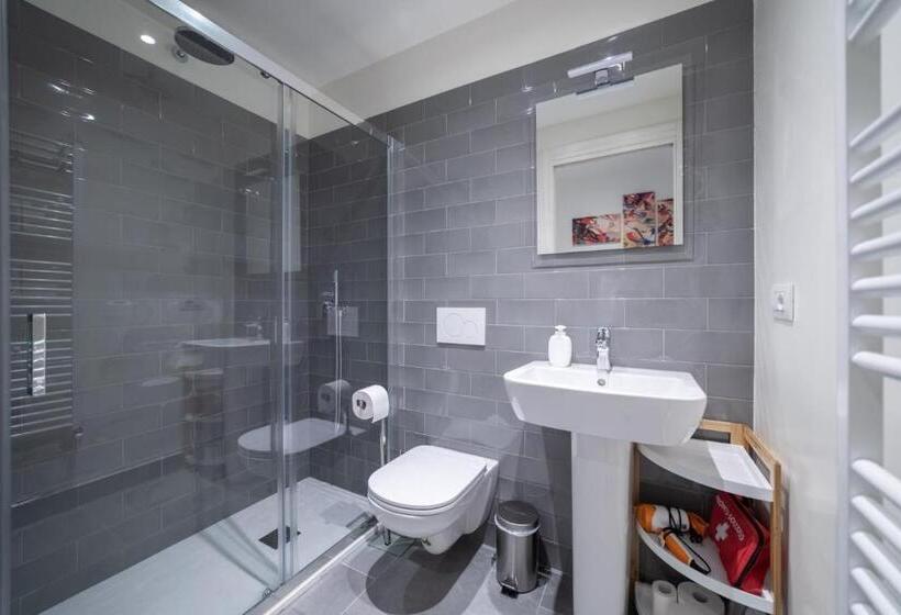 غرفة قياسية ثلاثية, To.sta Bwithoutb Home Sharing Nel Centro Di Torino