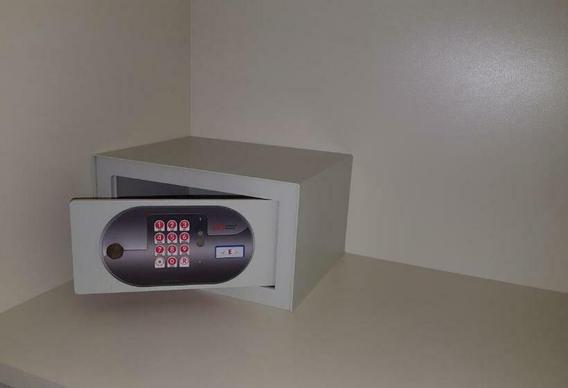 اتاق استاندارد سه نفره, B&b Lo Slittone