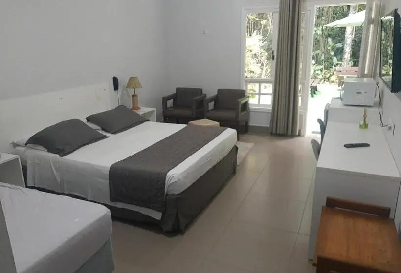 デラックススイート, Flat Com Serviços Na Riviera