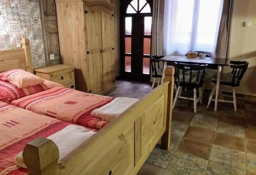 Апартаменты 1 Спальня Нижний Этаж, Hacienda Apartmanok