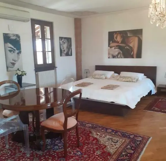 キングサイズベッドのスタンダードルーム, B&b Cascina In Franciacorta