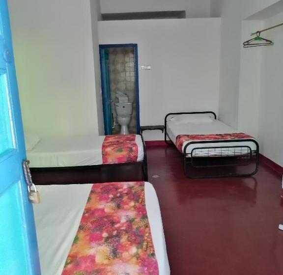 经典四人房间, La Casona 1859