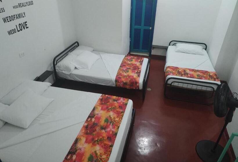 经典四人房间, La Casona 1859