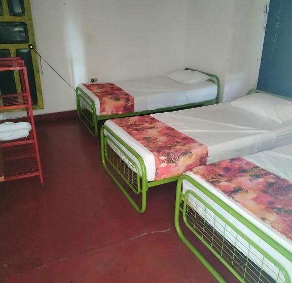 家庭间, La Casona 1859