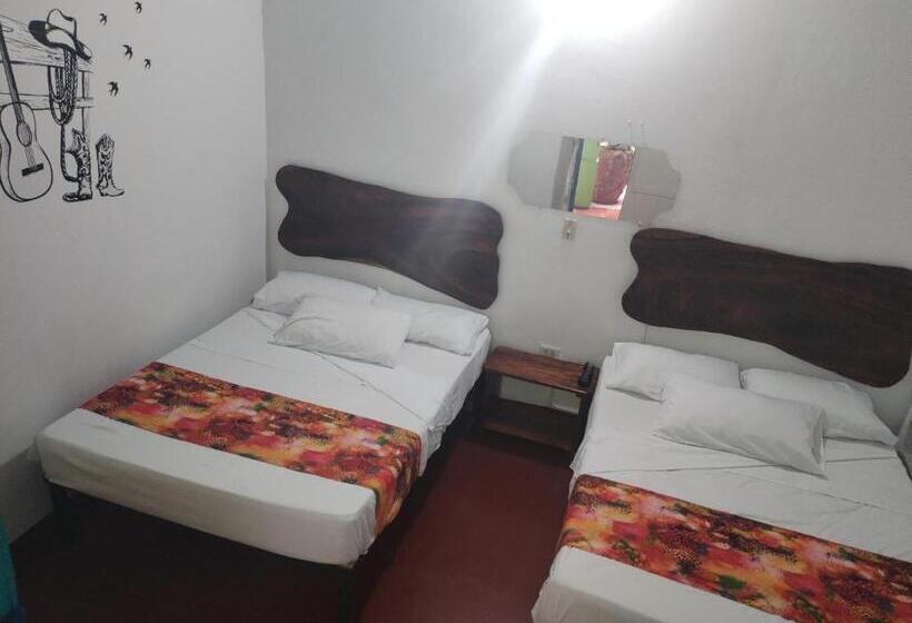 园景标准四人间, La Casona 1859