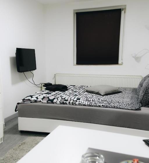 اتاق استاندارد با بالکن, Apartments Luka