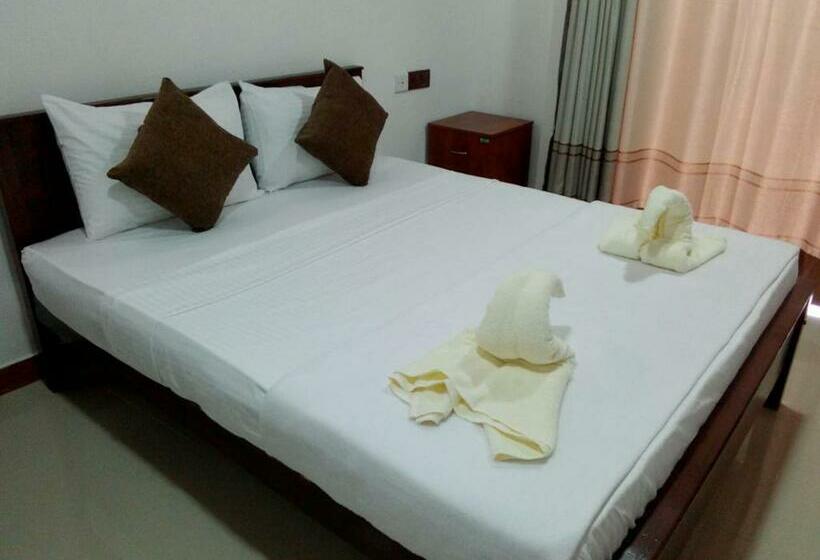 Quarto Triplo Estandar com Sacada, Haputale Super View