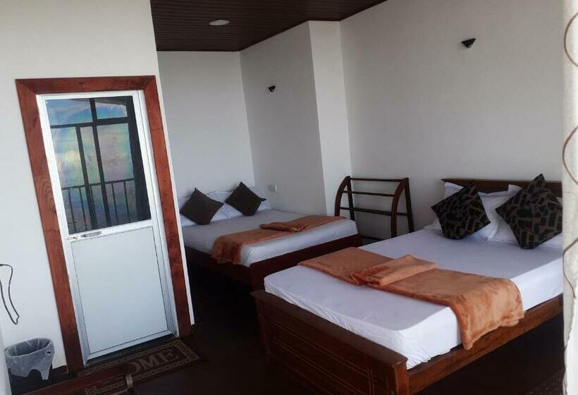 Quarto Familiar Vista Montanha, Haputale Super View