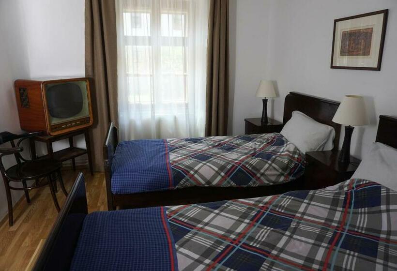 スイート, Pont Vendégház