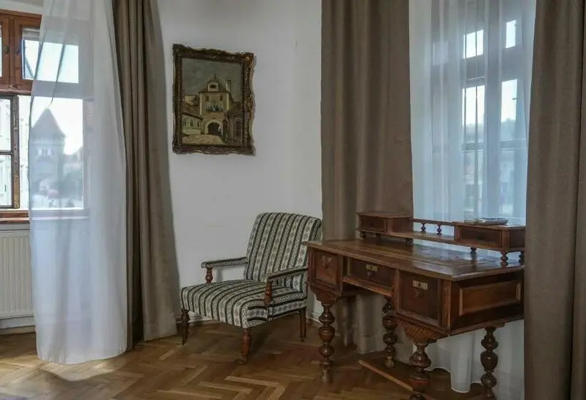 スイート, Pont Vendégház