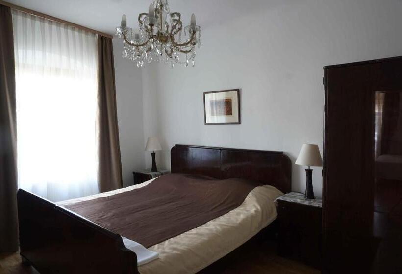 スイート, Pont Vendégház