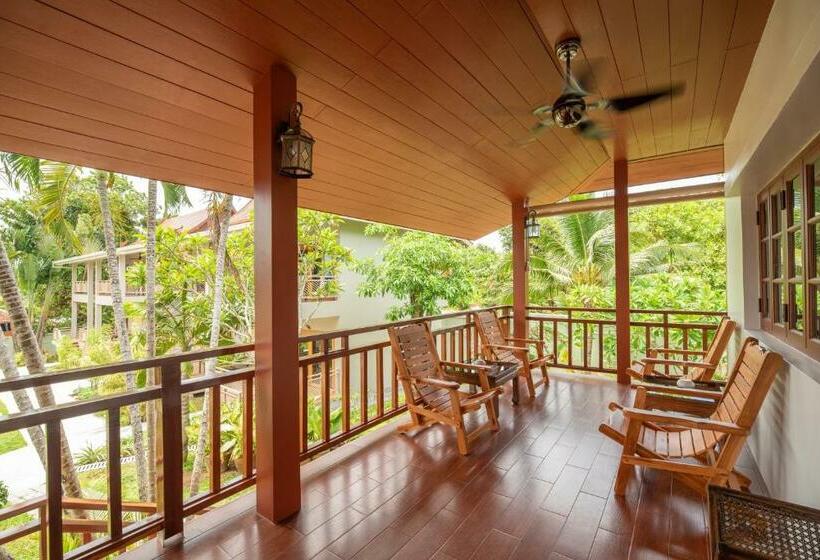 اتاق خانوادگی, Wandee Garden