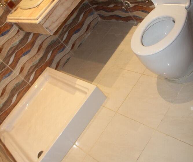 تختخواب در اتاق مشترک, Tahrir Square Hostel