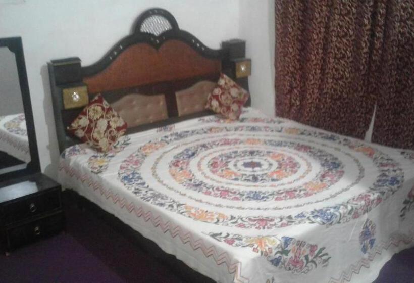 Pokój Ekonomiczny, Alamdar Guest House