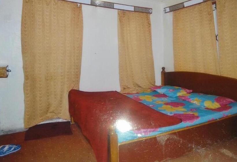 Pokój Rodzinny, Alamdar Guest House