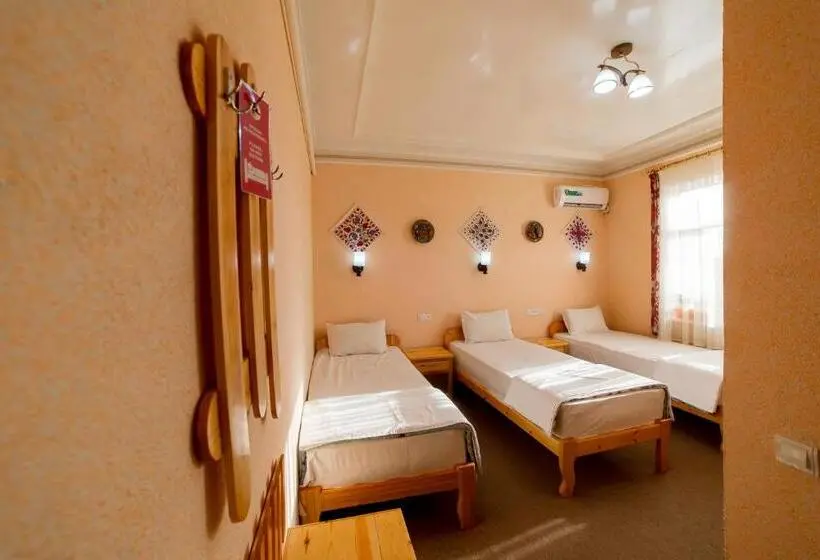 Quarto Triplo Standart, Islam Khodja