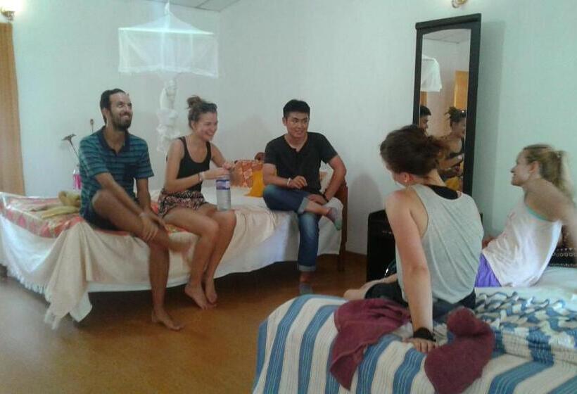 חדר סטנדרט לשלושה עם נוף לגינה, River Retreat Sigiriya