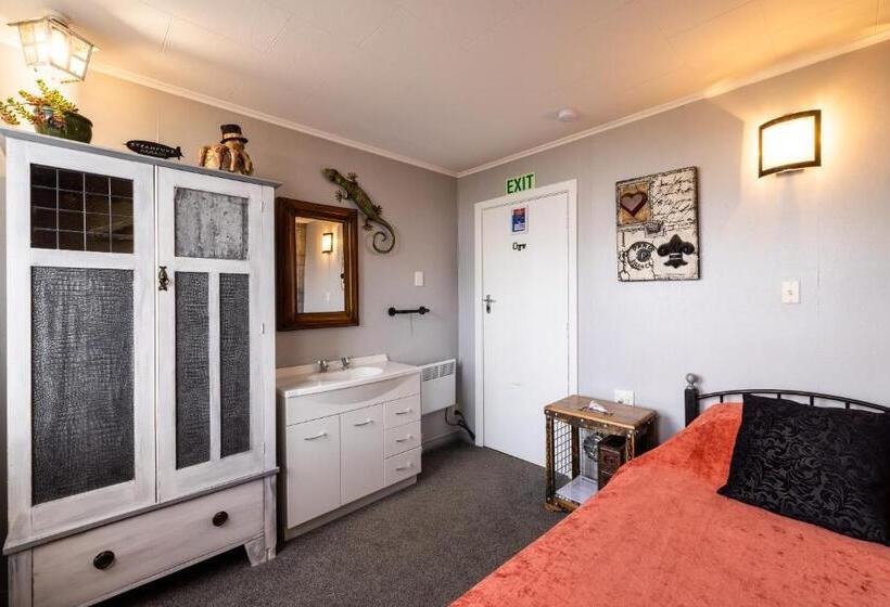 חדר סטנדרטי יחיד עם נוף לים, Oamaru Backpackers