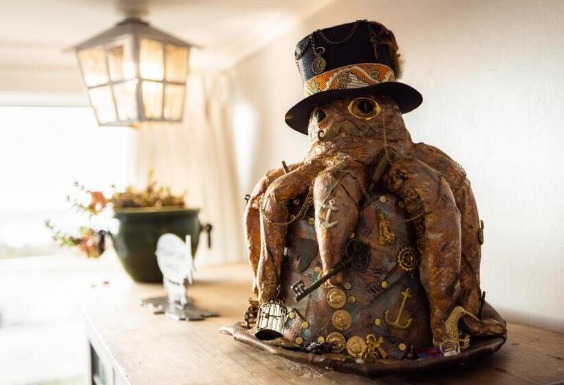 חדר סטנדרטי יחיד עם נוף לים, Oamaru Backpackers