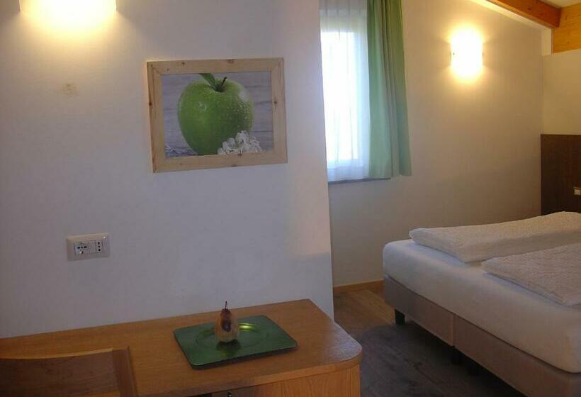 غرفة قياسية ثلاثية, Agriturismo Girasole