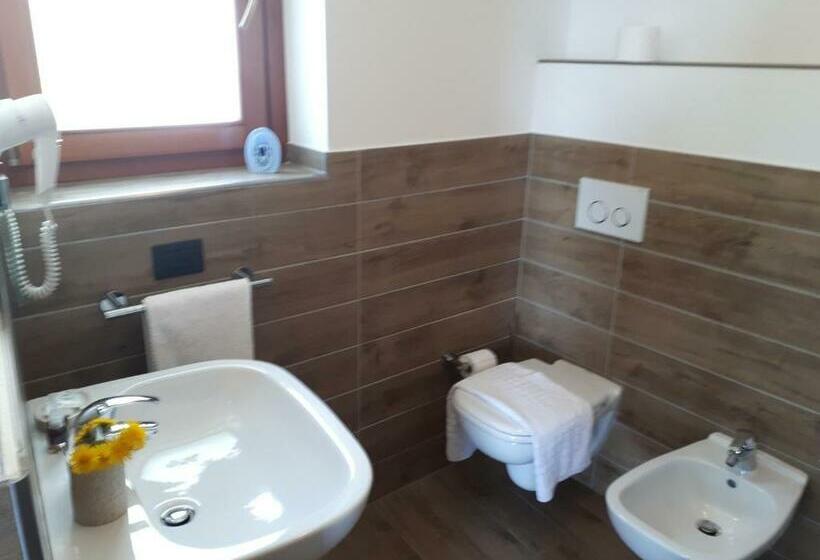 Standard Kolmen Hengen Huone, Agriturismo Nona Rosa
