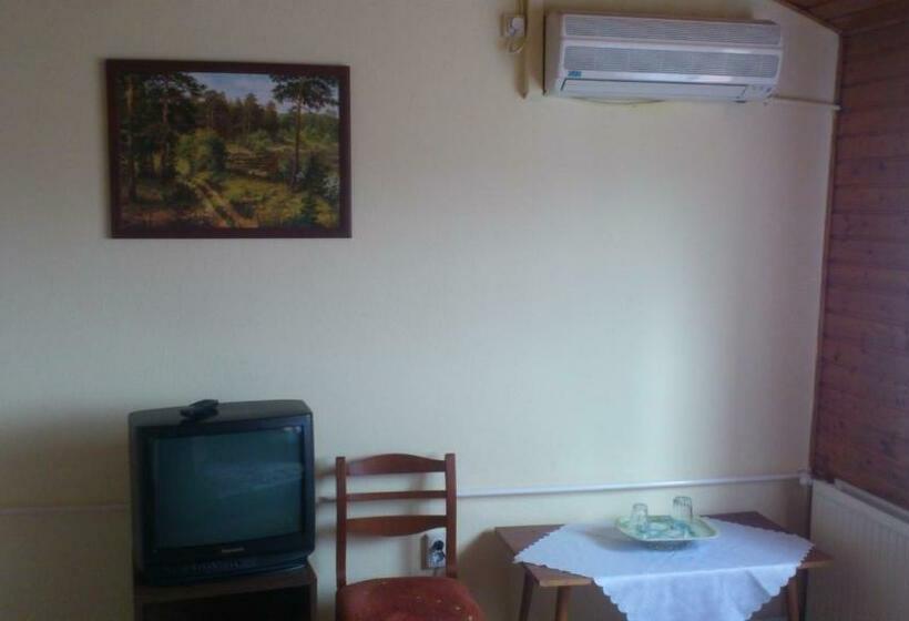 Номер Стандарт, Napsugár Panzió